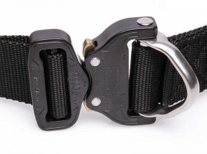 Собачий ошейник с быстросъемной пряжкой COBRA